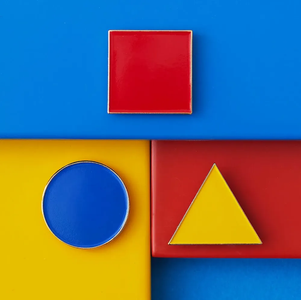 Cadeaux - Ensemble de 3 aimants aux formes basiques dans les couleurs primaires - PINPINPIN.IT