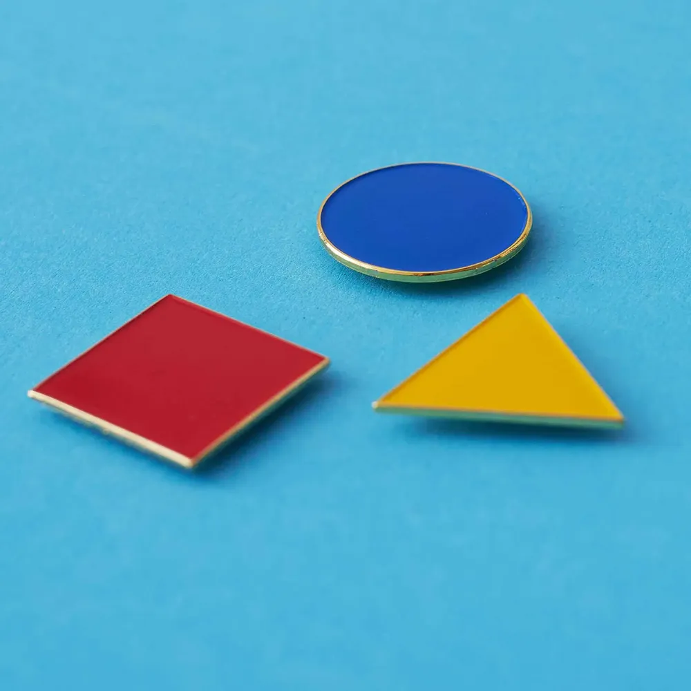 Cadeaux - Ensemble de 3 aimants aux formes basiques dans les couleurs primaires - PINPINPIN.IT