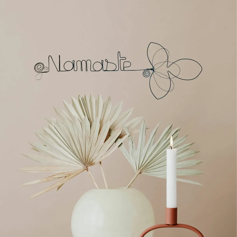 Autres décorations murales - Fleur de Lys - "Namaste" - Décoration murale en fil de fer - BIJOUX DE MUR