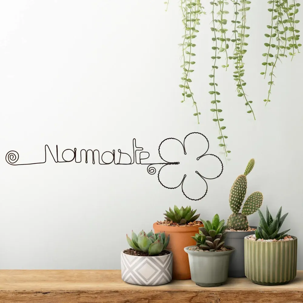 Other wall decoration - Daisy Flower - "Namaste" - Wire Wall Decoration - BIJOUX DE MUR
