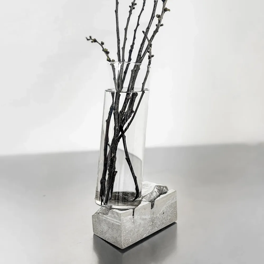 Vases - Vase à fleurs sculptural [PEAK] - CASE STUDIOS