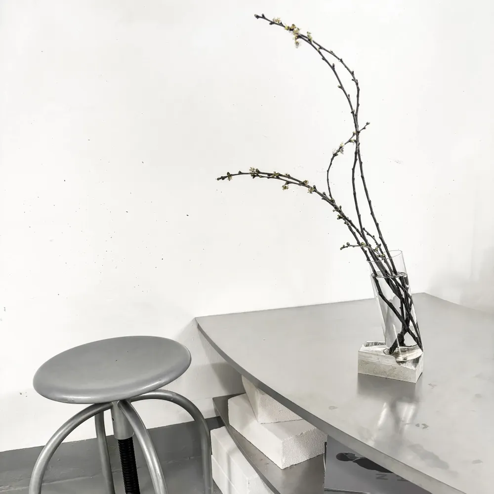 Vases - Vase à fleurs sculptural [PEAK] - CASE STUDIOS