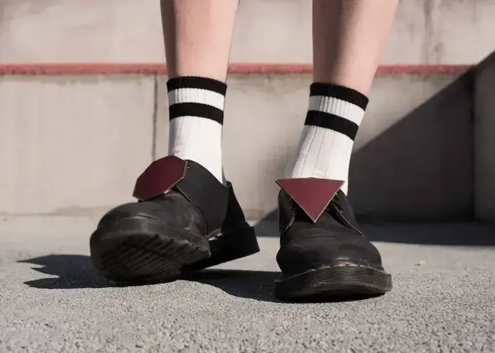 Jewelry - CLAP brooch jewel - MEMPHIS GARNET - CLAP PARIS