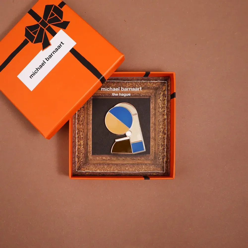 Brooches - Girl with a Pearl Earring brooch - MICHAEL BARNAART