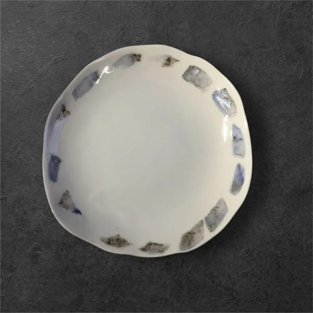 Everyday plates - B&W porcelain dinnerware - CECILE GASC PORCELAINE