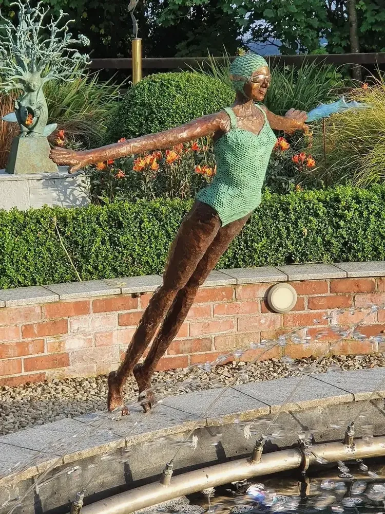Accessoires de déco extérieure - Sculptures de natation - DAWN CONN SCULPTURE LIMITED