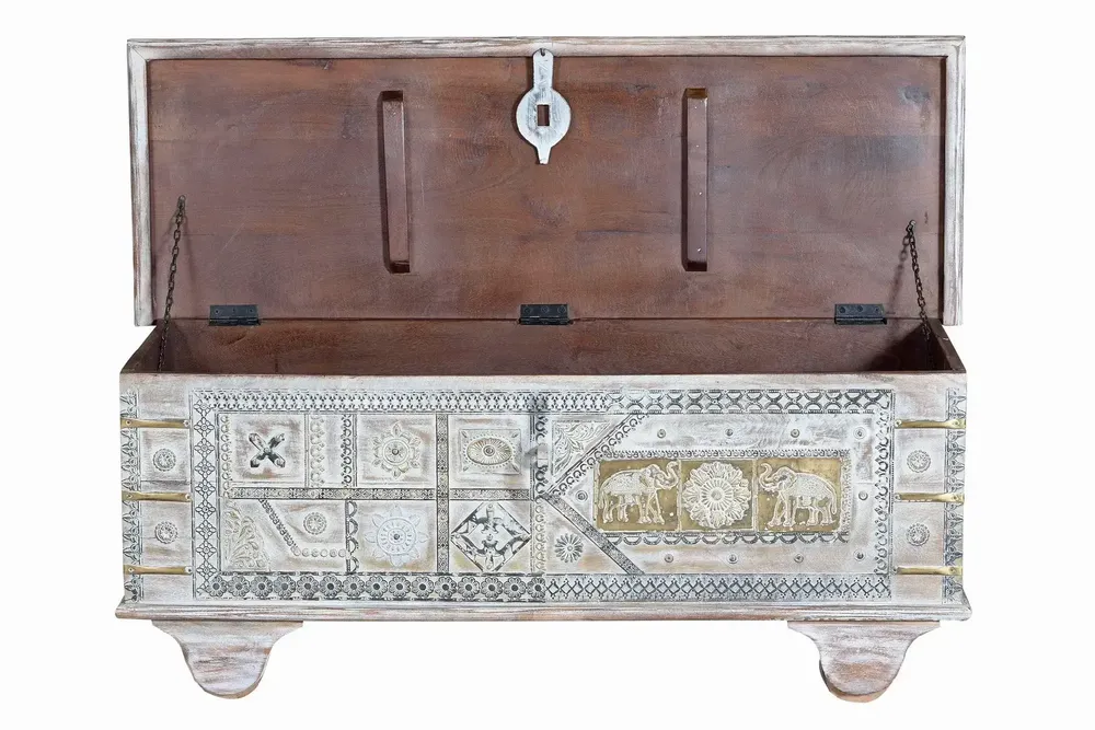 Storage boxes - Aged white mango wood chest - GINER Y COLOMER