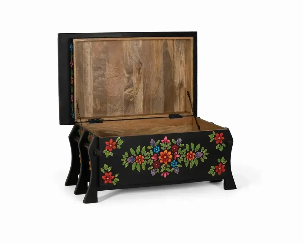 Boîtes de rangement - Coffre en bois de manguier noir avec détails peints à la main - GINER Y COLOMER