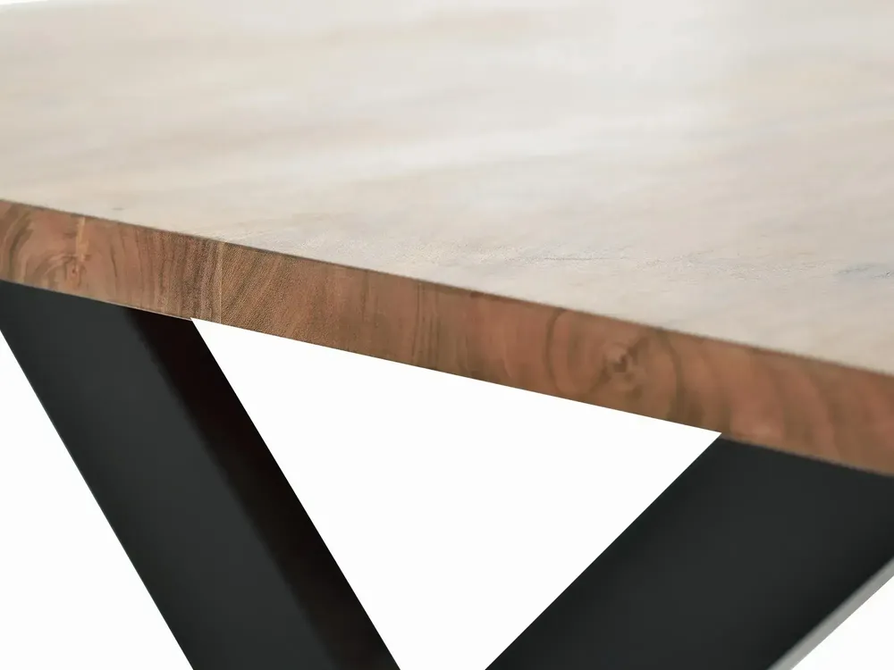 Tables Salle à Manger - Table à manger en bois d'acacia naturel et pieds en métal noir - GINER Y COLOMER