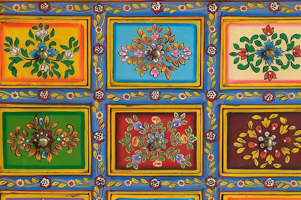 Chests of drawers - Mango wood chest of drawers with hand-painted multi-colored details - GINER Y COLOMER