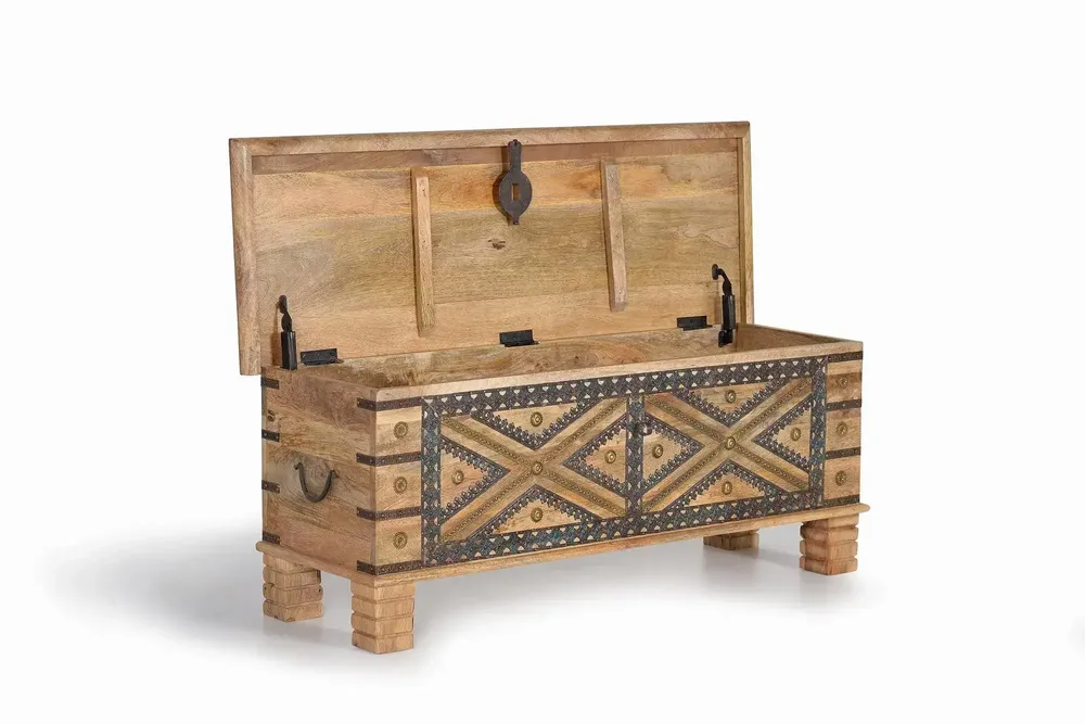 Storage boxes - Mango wood chest and natural-colored metal details - GINER Y COLOMER