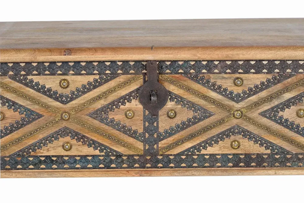 Storage boxes - Mango wood chest and natural-colored metal details - GINER Y COLOMER