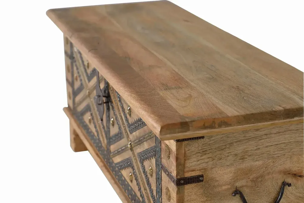 Storage boxes - Mango wood chest and natural-colored metal details - GINER Y COLOMER