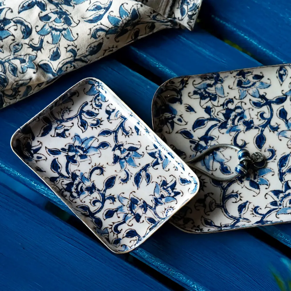 Plateaux - Plateaux métal émaillé Ispahan, Zélige bleu & Kalamkari - MAISON LILO