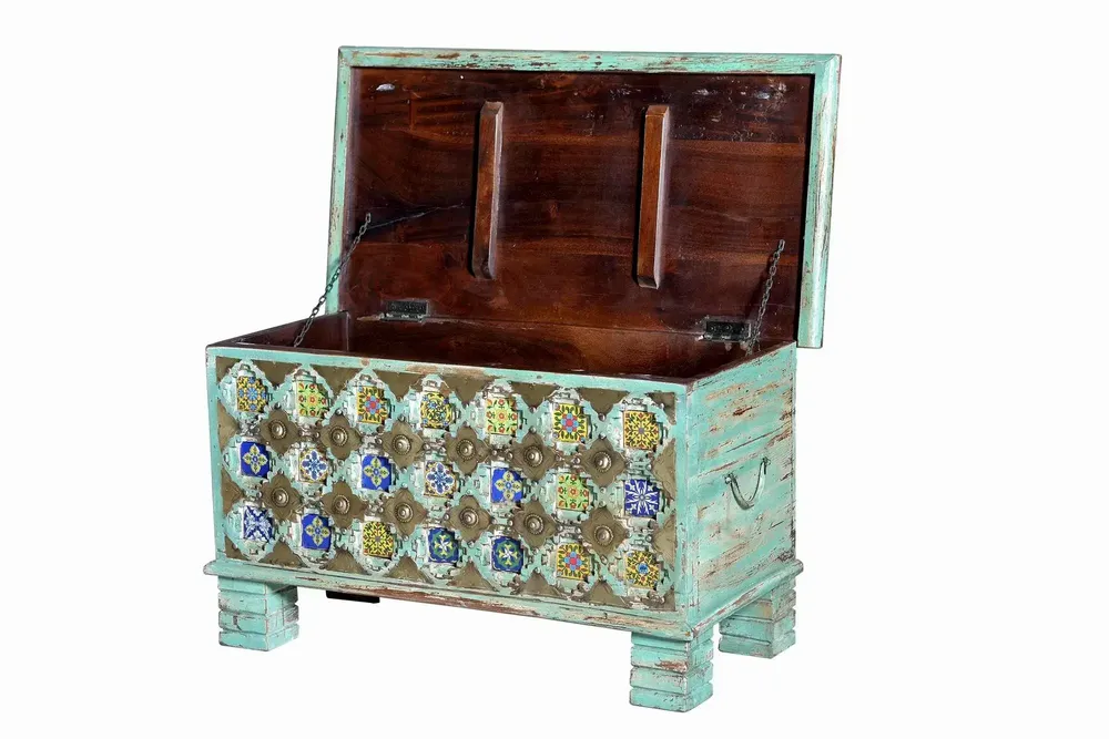 Storage boxes - Mango wood chest with green and multi-colored details - GINER Y COLOMER