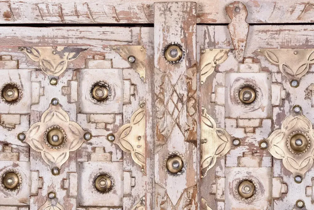 Wardrobe - Mango wood cabinet with aged ivory details - GINER Y COLOMER