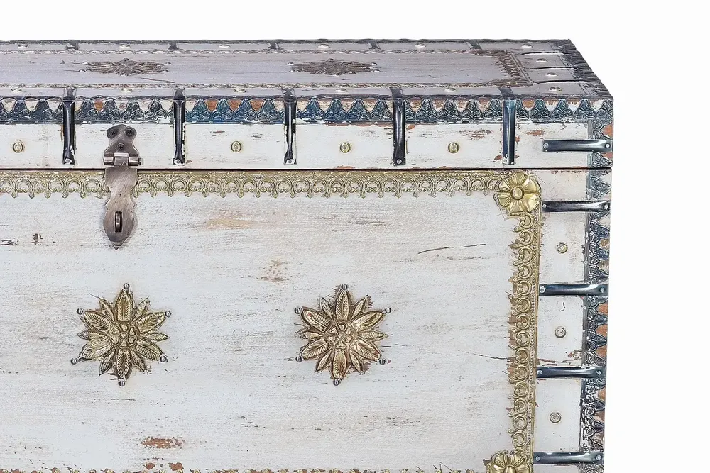 Boîtes de rangement  - Coffre ancien en bois de manguier blanc cassé - GINER Y COLOMER