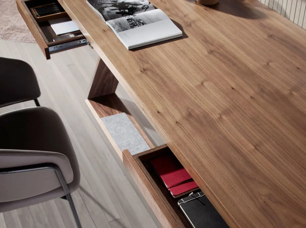 Mobilier et rangements pour bureau - Bureau en bois de noyer et acier noir - ANGEL CERDÁ