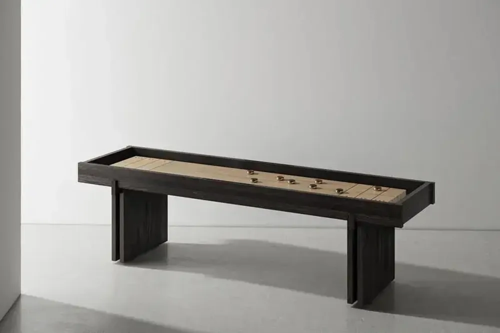 Tables de jeux - Shuffleboard Table – Table de jeu en chêne massif, cuir et fonte - LIVINGSTONE