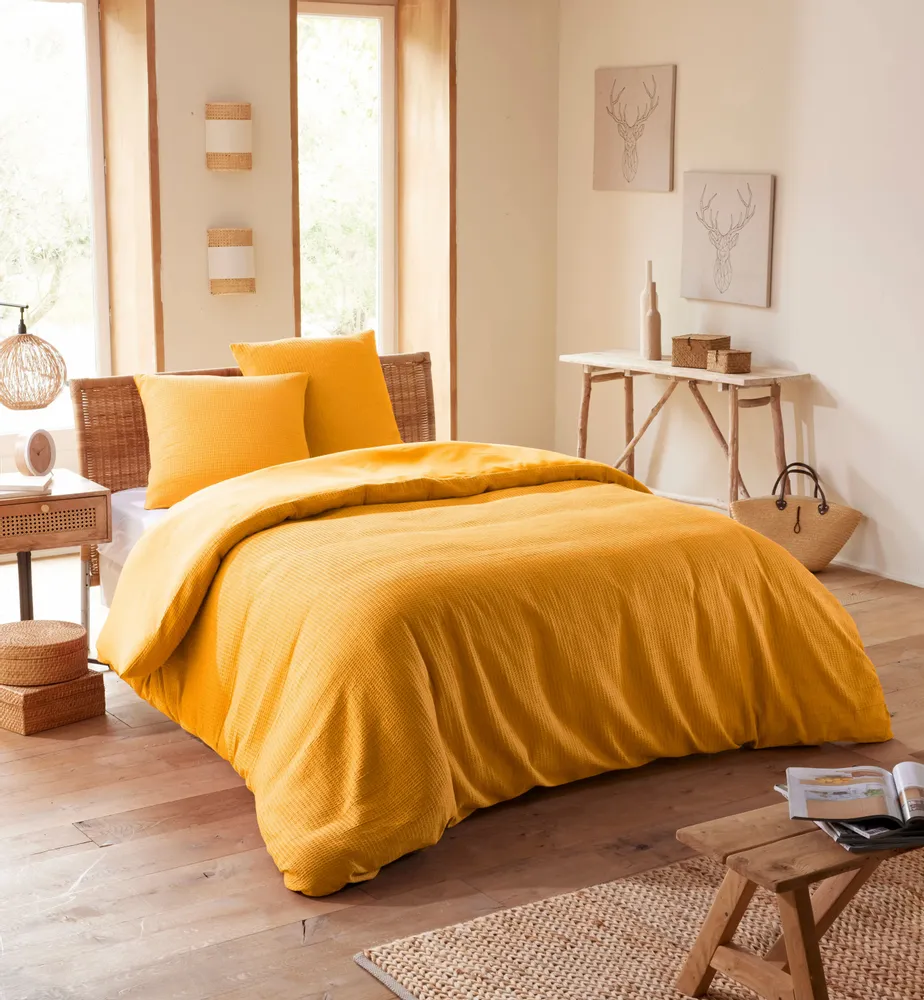 Linge de lit - Parure de couette 260x240cm + 2 taies d'oreiller 65X65cm nid d'abeille Curry - COTON PUR