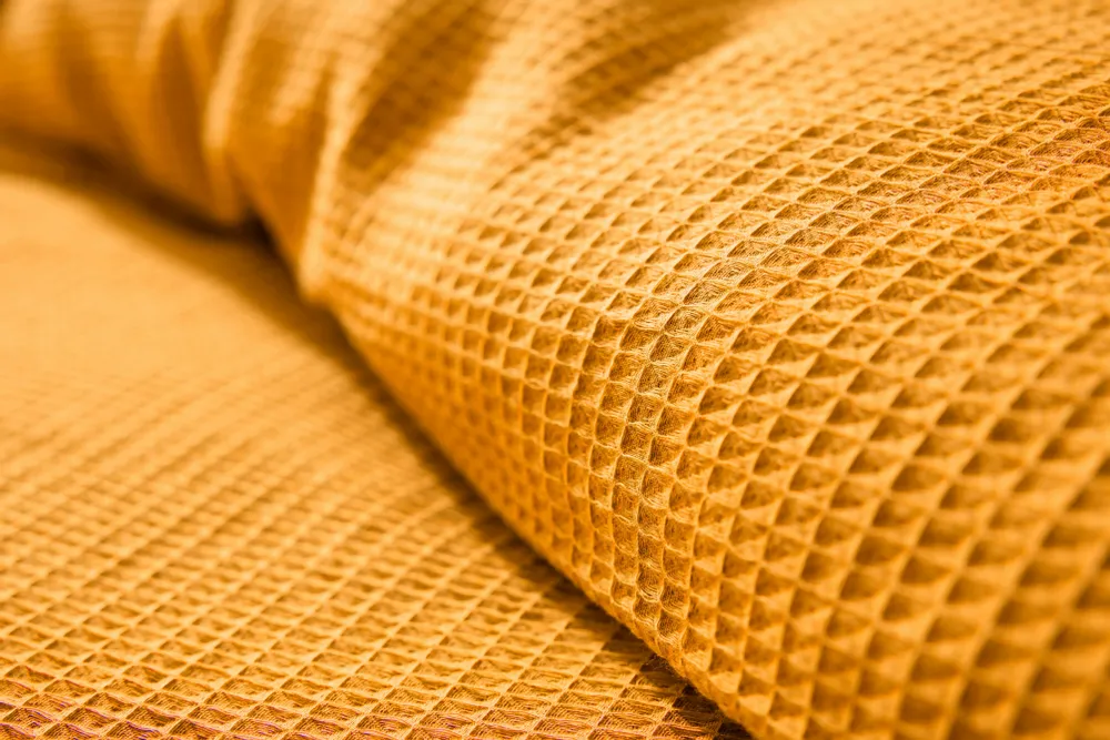 Linge de lit - Parure de couette 260x240cm + 2 taies d'oreiller 65X65cm nid d'abeille Curry - COTON PUR