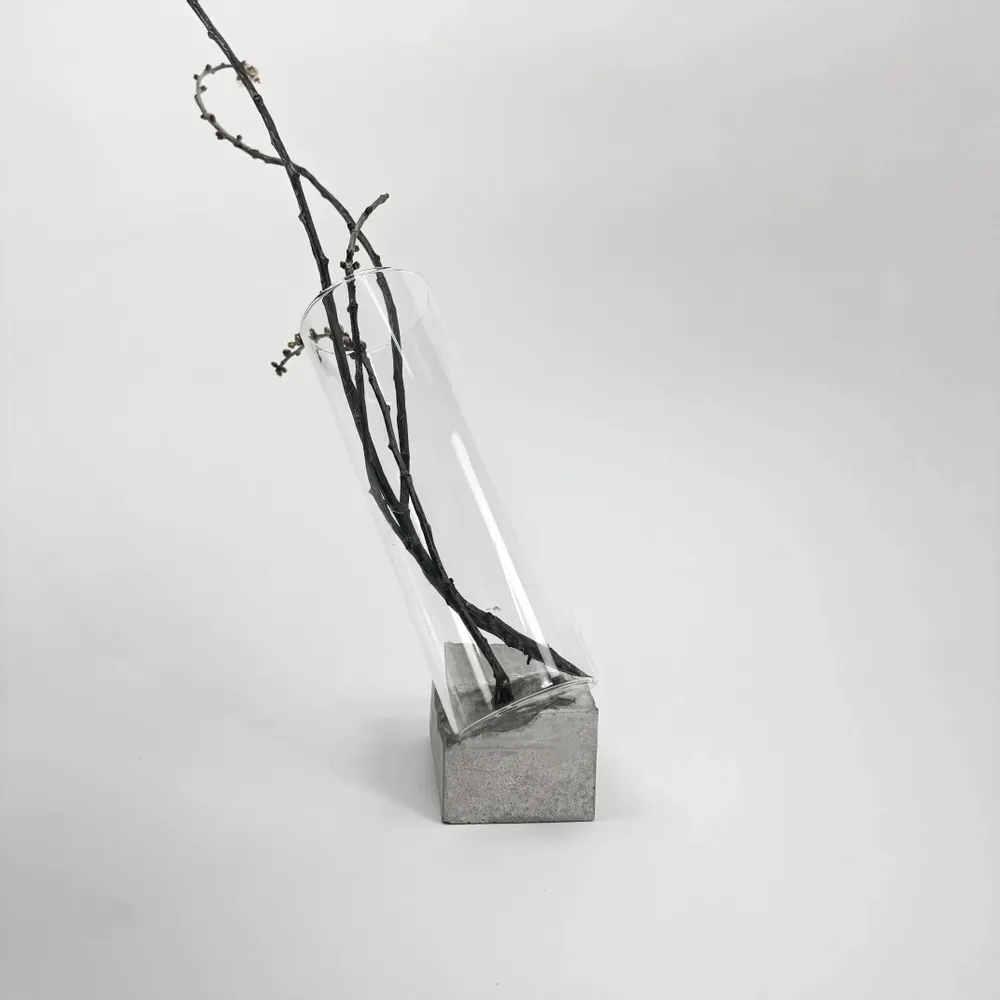Vases - Vase à fleurs sculptural [PEAK] - CASE STUDIOS
