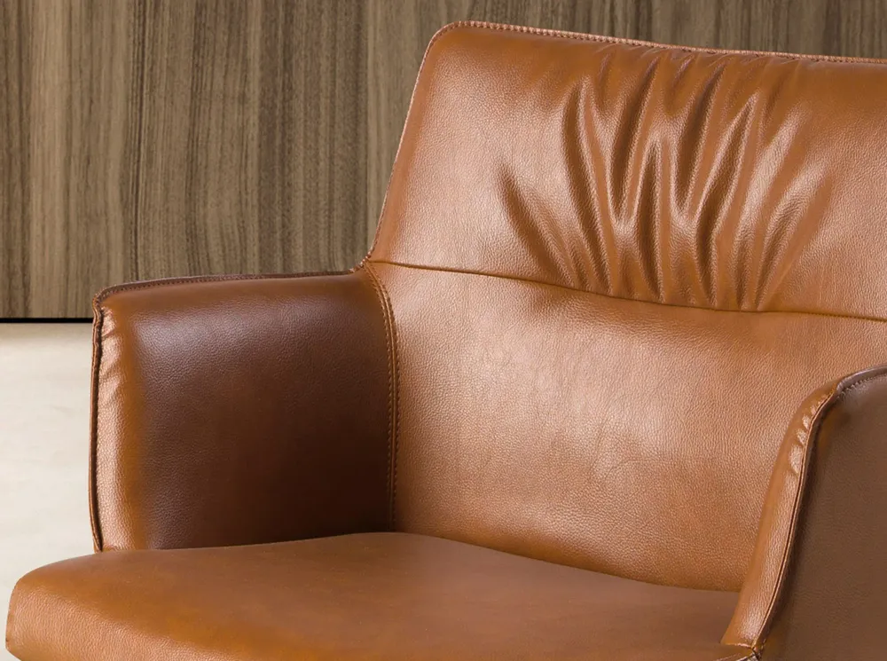 Chaises - Chaise pivotante en simili-cuir marron cognac - ANGEL CERDÁ