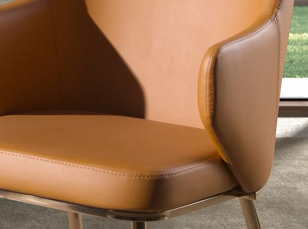 Chaises - Chaise en similicuir marron - ANGEL CERDÁ
