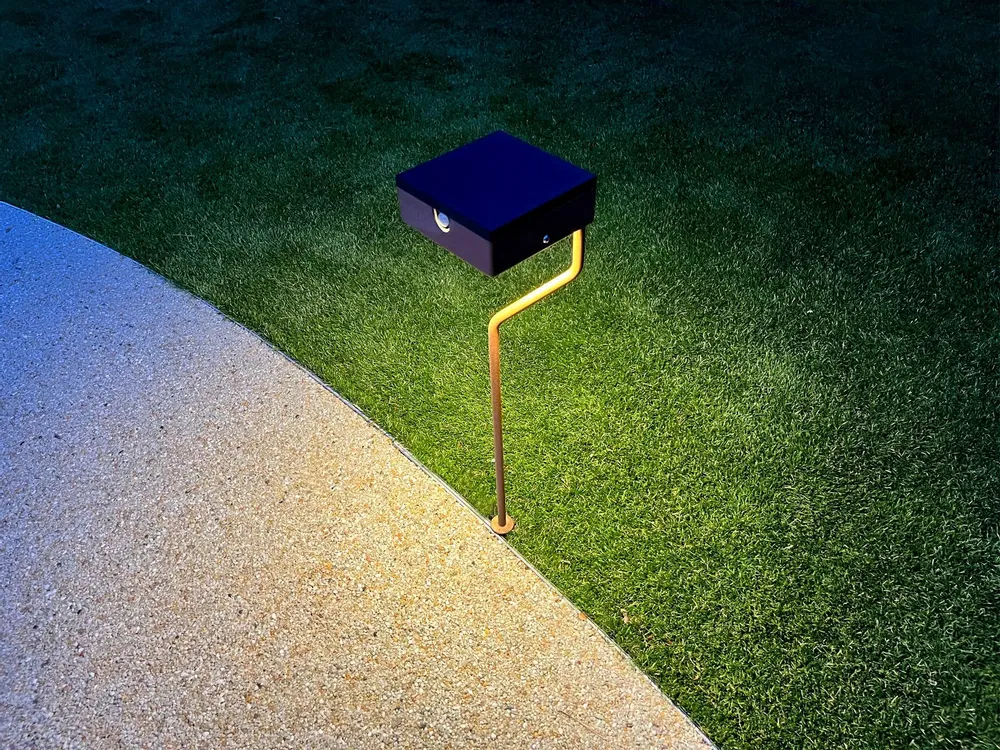 Lampadaires extérieurs - Borne solaire TEE - LYX LUMINAIRES