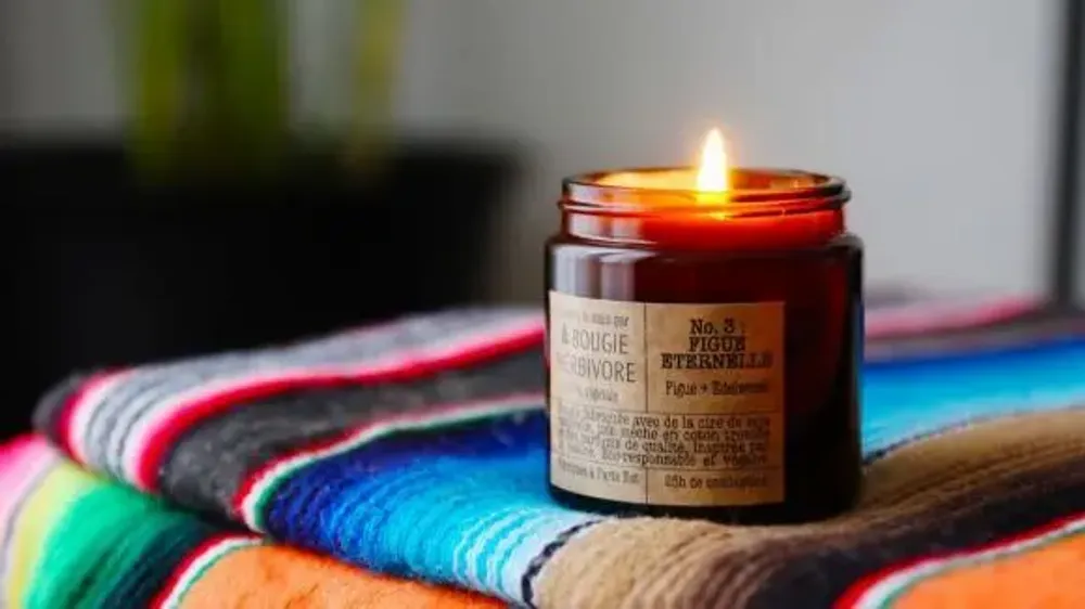 Candles - Bougie Parfumée en Marque Blanche – 90g Ambré | LA BOUGIE HERBIVORE - LA BOUGIE HERBIVORE