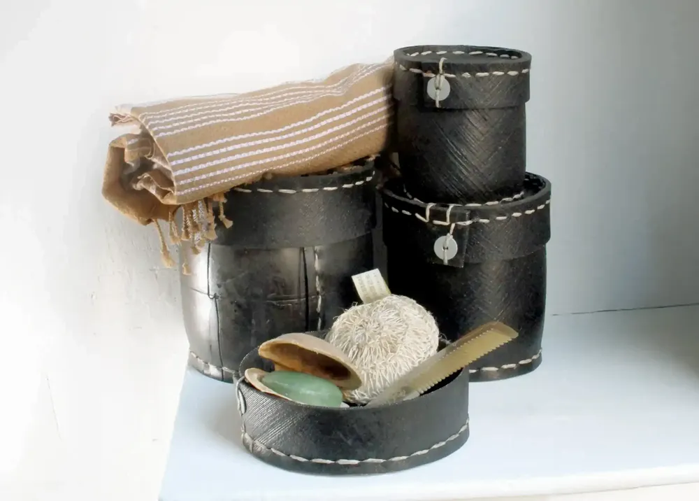 Objets de décoration - Vide-poche ou porte savon en pneu recyclé - KARAWAN AUTHENTIC