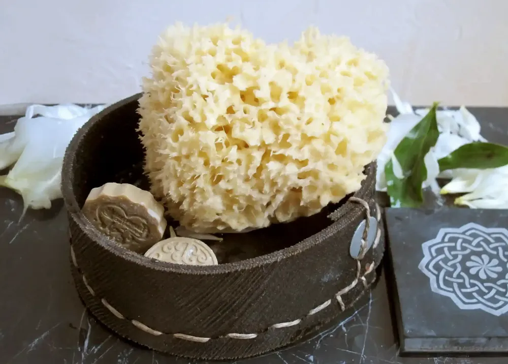 Objets de décoration - Vide-poche ou porte savon en pneu recyclé - KARAWAN AUTHENTIC