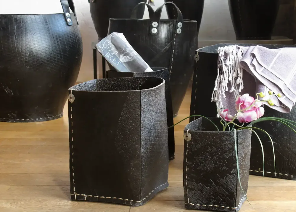 Objets de décoration - Cache-pot en pneu recyclé. - KARAWAN AUTHENTIC
