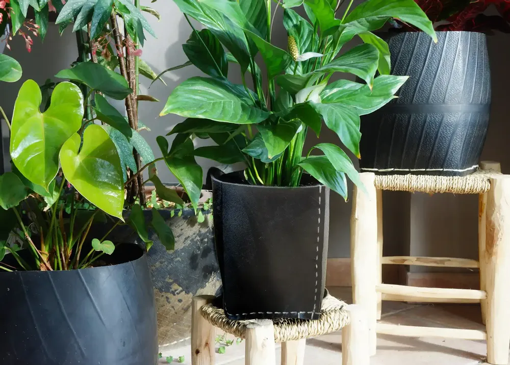 Objets de décoration - Cache-pot en pneu recyclé. - KARAWAN AUTHENTIC