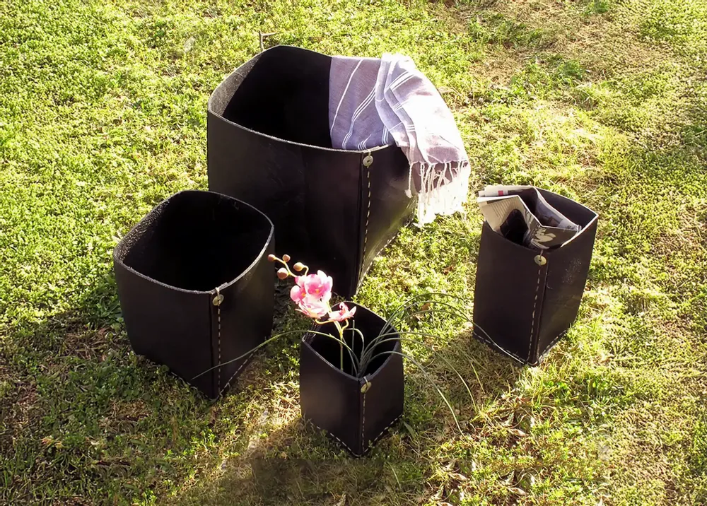 Objets de décoration - Cache-pot en pneu recyclé. - KARAWAN AUTHENTIC