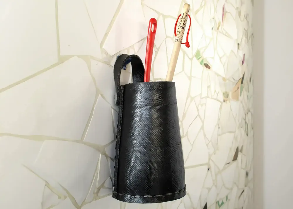 Objets de décoration - Pot haut conique en pneu recyclé - KARAWAN AUTHENTIC