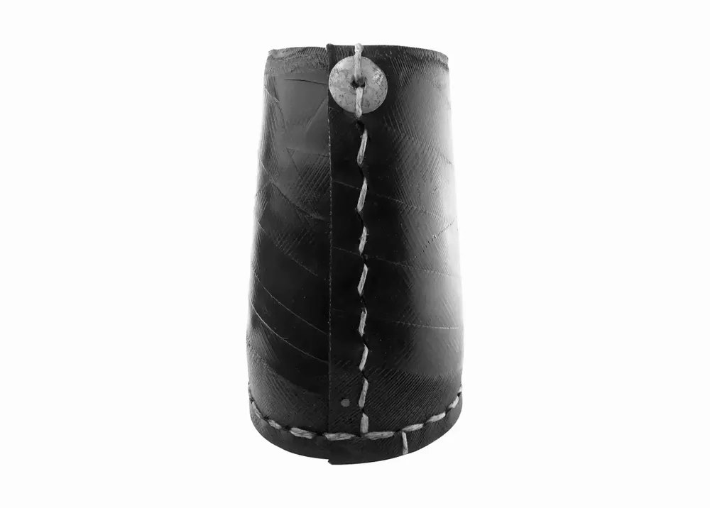 Objets de décoration - Pot haut conique en pneu recyclé - KARAWAN AUTHENTIC