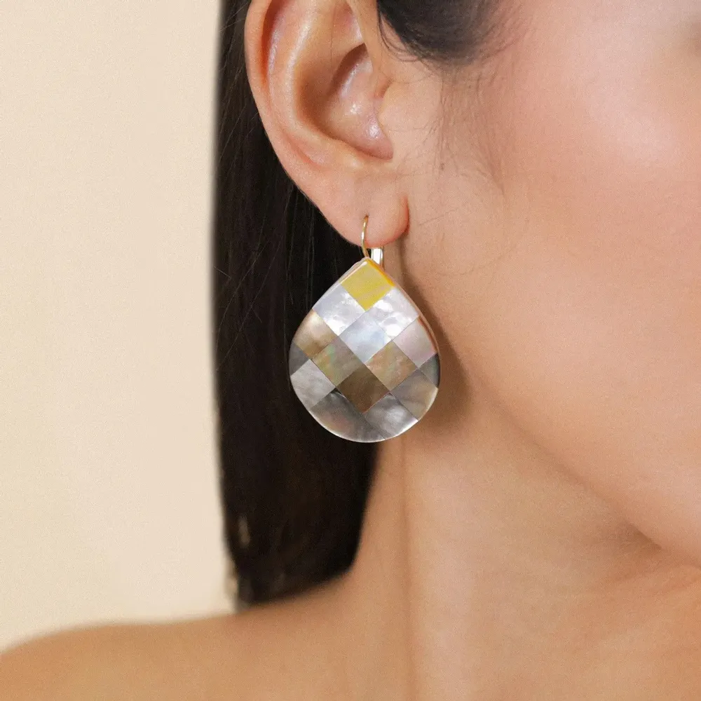 Bijoux - Boucles d’oreilles dormeuses goutte marqueterie 4 nacres – SAN LAZZARO - NATURE BIJOUX