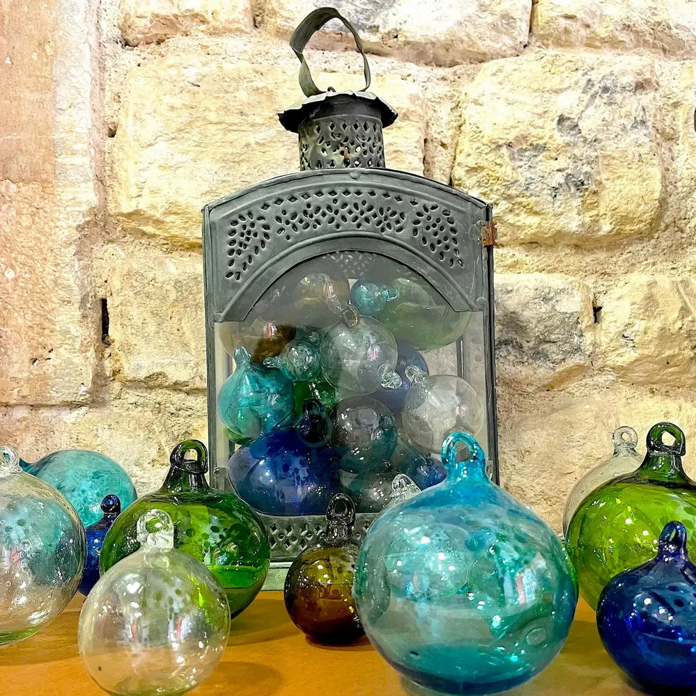 Autres décorations de Noël - Boule en verre recyclé - LA MAISON DAR DAR