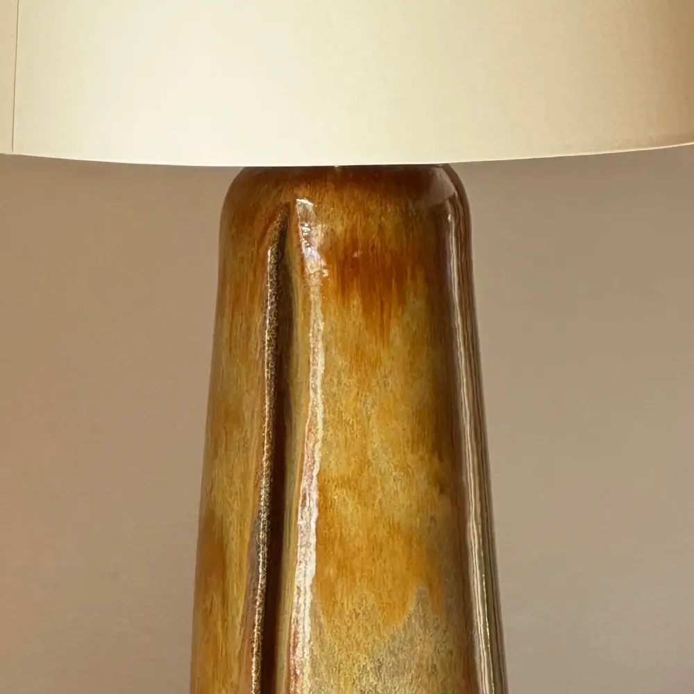 Céramique - Lampe à poser sculpturale conique - FUOCO collection - DI VINCENZO POUJOULA