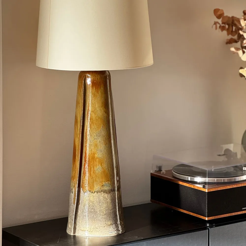 Céramique - Lampe à poser sculpturale conique - FUOCO collection - DI VINCENZO POUJOULA