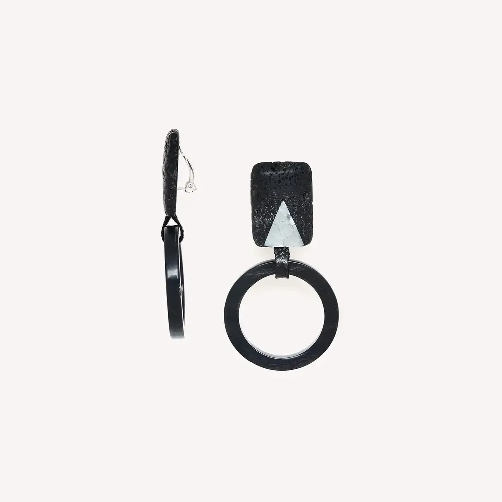 Bijoux - Boucles d'oreilles clips anneau corne noire - Volcan - NATURE BIJOUX