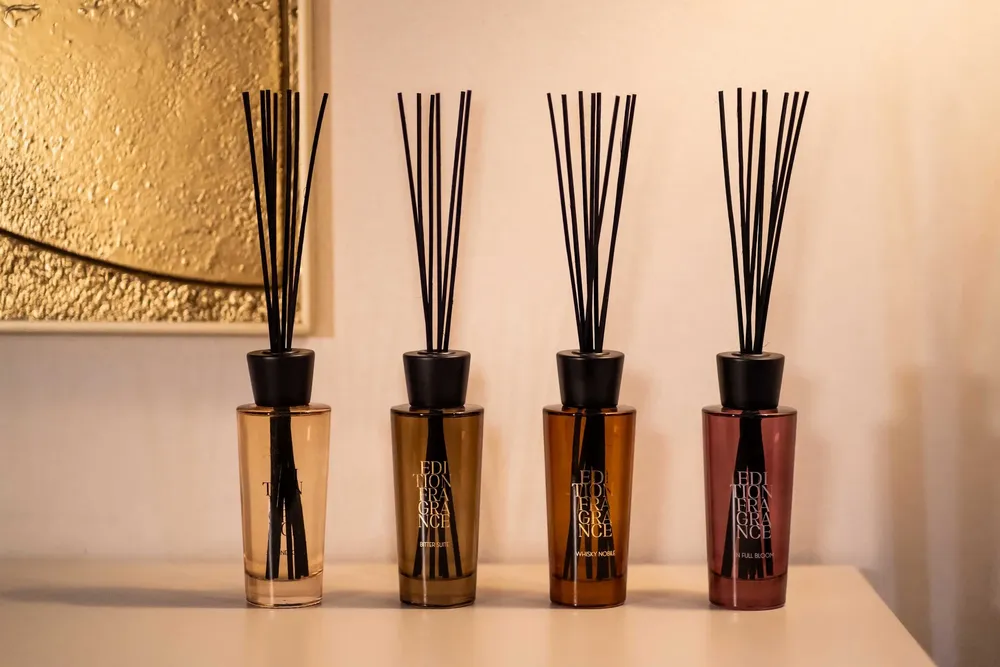 Scent diffusers - Perfumed reed diffuser with wooden cap - EDITION FRAGRANCES