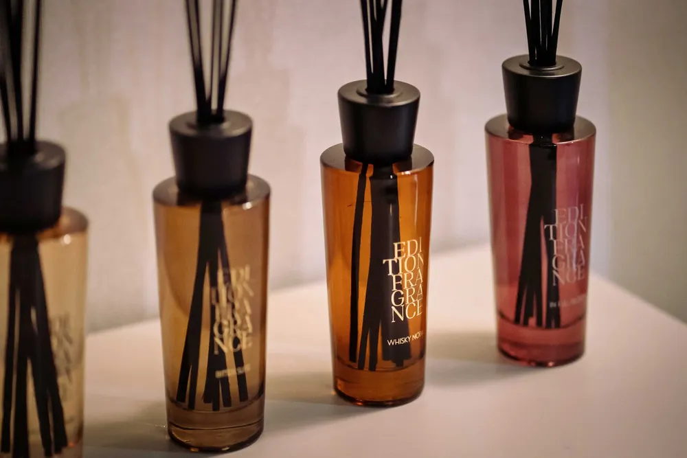 Scent diffusers - Perfumed reed diffuser with wooden cap - EDITION FRAGRANCES