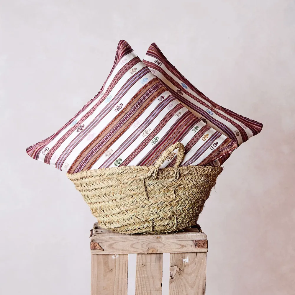 Fabric cushions - Handwoven Brocade Cushion in Pantelhó Technique - HUAKAL