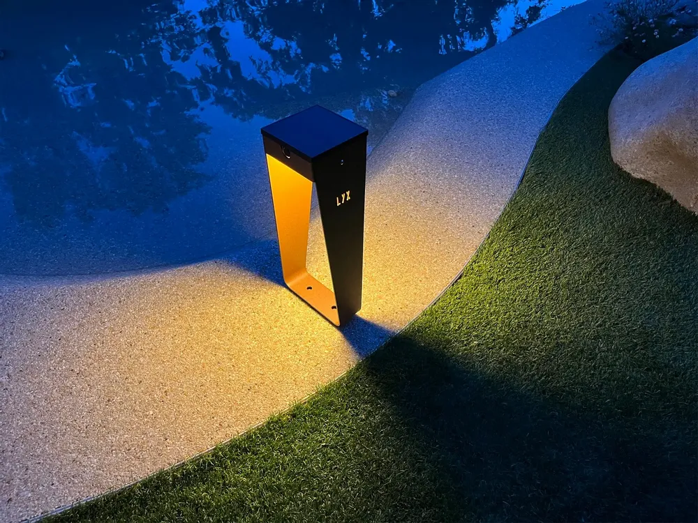 Outdoor floor lamps - BTS 400 solar pathway light - LYX LUMINAIRES