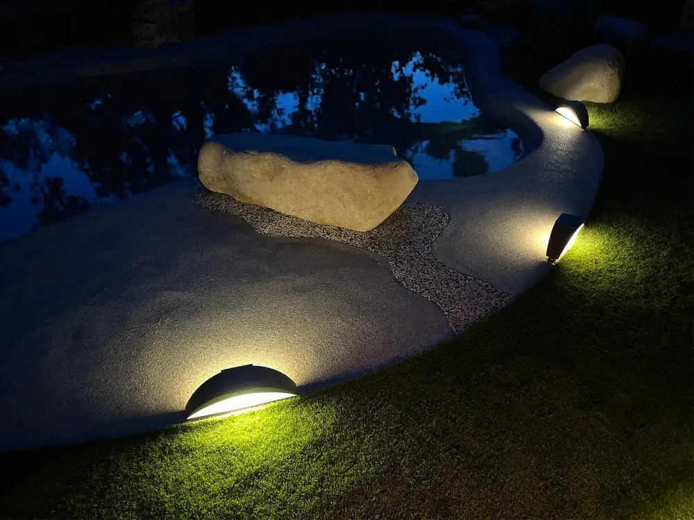 Outdoor LED modules - TRAIT DE LUNE solar terminal - LYX LUMINAIRES