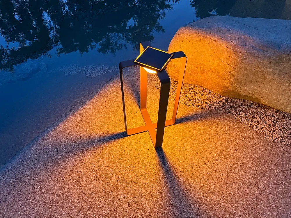 Moveable lighting - XY solar lantern - LYX LUMINAIRES