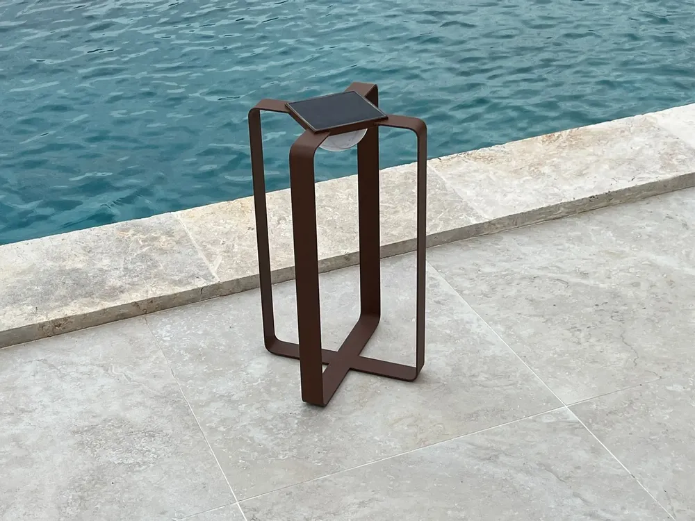 Moveable lighting - XY solar lantern - LYX LUMINAIRES