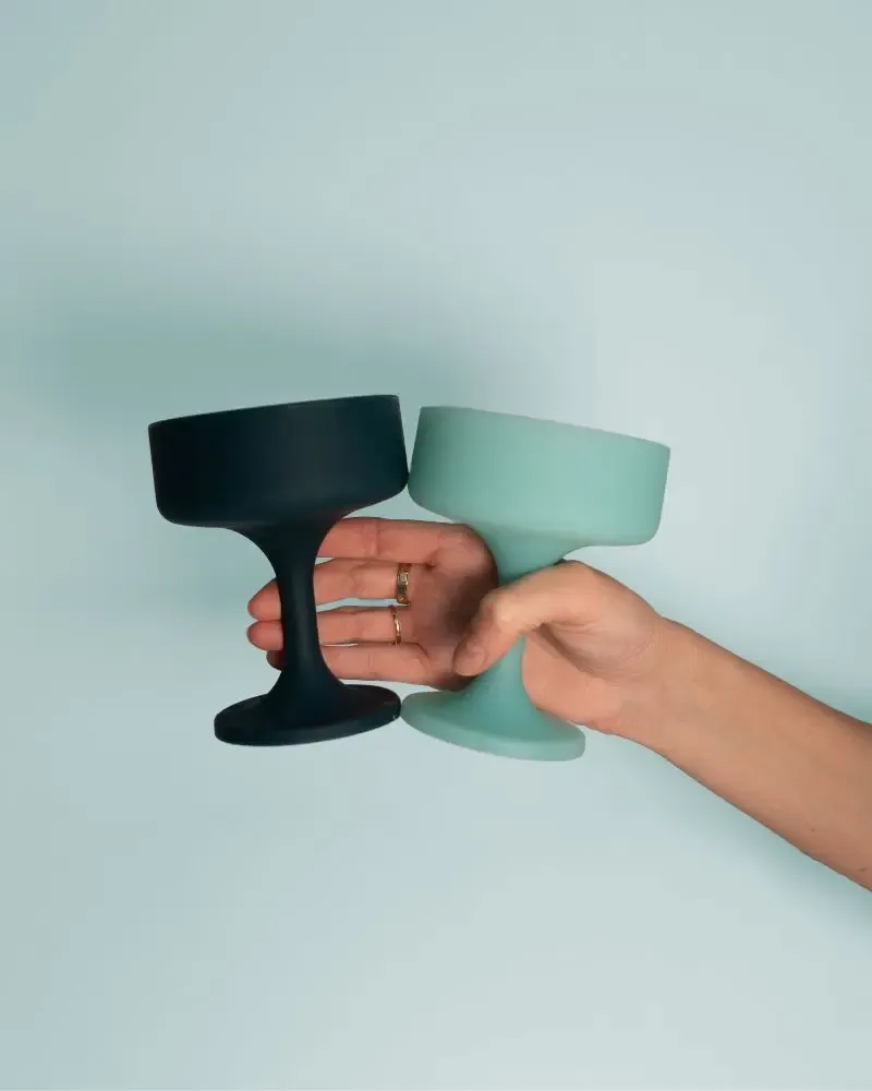 Piscines extérieures - MECC - coupes à cocktail incassables en silicone - PORTER GREEN